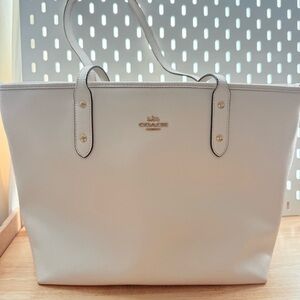 Coach Zip top tote Chalk White